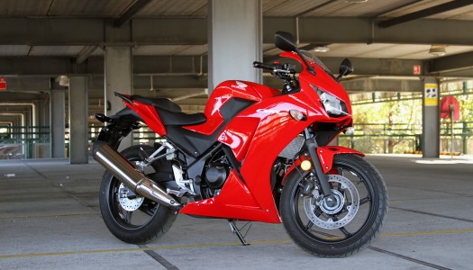 Review: 2014 Honda CBR300R & CB300F