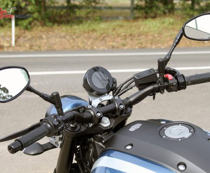 2016 Yamaha XSR900 - tall upright 'bars for a relaxed and easy riding position, good vision is provided through the mirrors