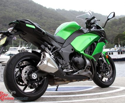 2017 Kawasaki Ninja 1000 - The exhaust system is designed for weight centralisation but is very quiet