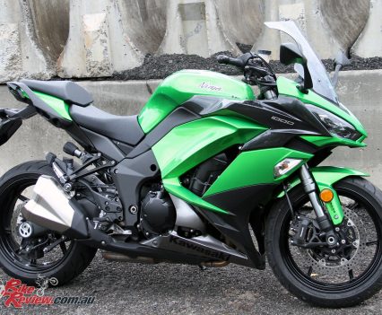 2017 Kawasaki Ninja 1000 - The Ninja 1000 definitely looks more sportsbike than tourer