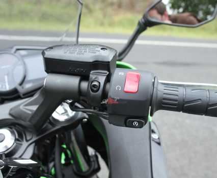 Bike Review 2017 Kawasaki Ninja 650L20170120_1420