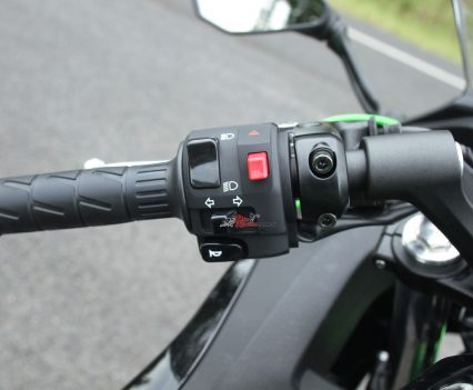 Bike Review 2017 Kawasaki Ninja 650L20170120_1421