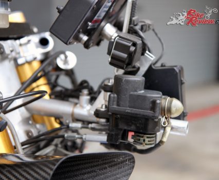 A front mounted powervalve servo.