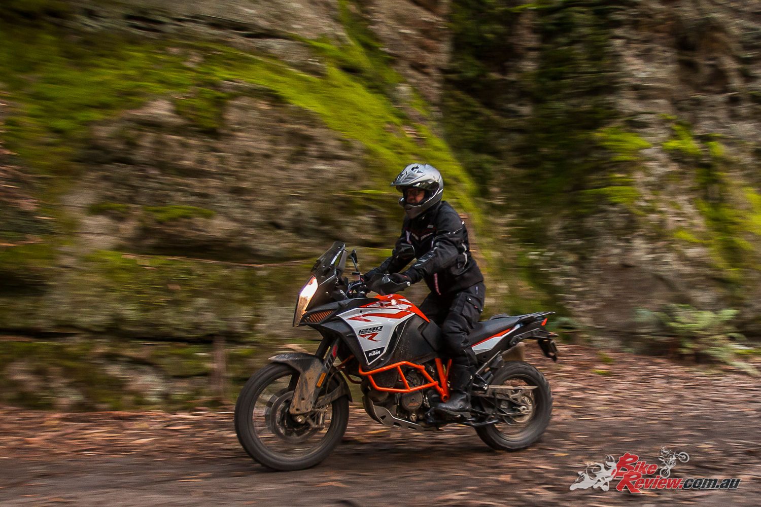 Pommie on the Super Adventure R in MotoDry AirMax jacket and MotoDry Street PantsPommie on the Super Adventure R in MotoDry AirMax jacket and MotoDry Street Pants