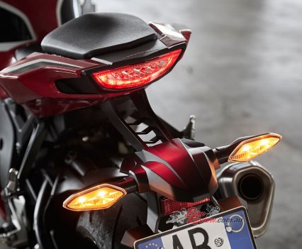 BikeReview 2017 Honda CBR1000RR Fireblade20160913_1736