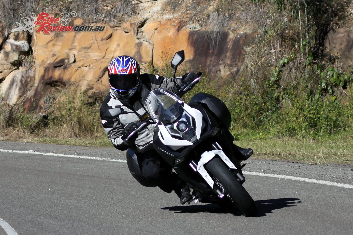 2017 CFMoto 650MT cornering twisties