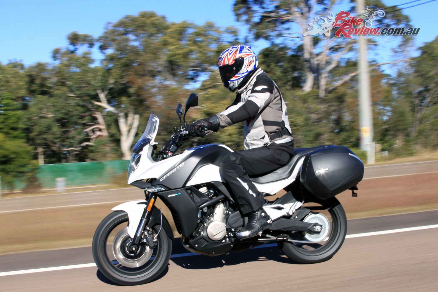 2017 CFMoto 650MT freeway riding
