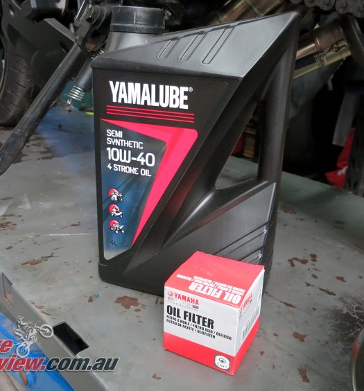 Yamaha MT-07 Tracer oil change service and maintenance