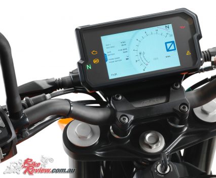 A cool TFT display has day and night modes and reacts to ambient light, and offers smart phone syncing capabilities