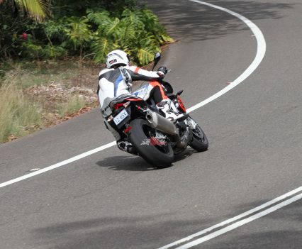 BikeReview Tuono V4 1100 RR20171103_2518