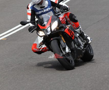 BikeReview Tuono V4 1100 RR20171103_2520