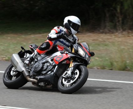 BikeReview Tuono V4 1100 RR20171103_2521