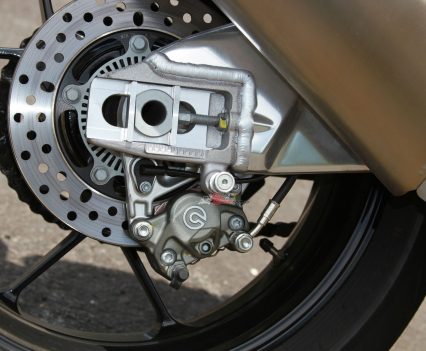 BikeReview Tuono V4 1100 RR20171103_2527