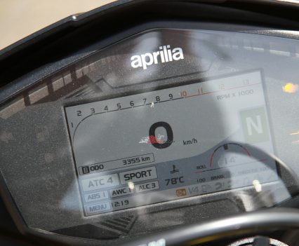 BikeReview Tuono V4 1100 RR20171103_2531