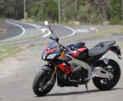 BikeReview Tuono V4 1100 RR20171103_2538