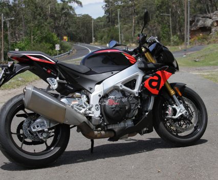 BikeReview Tuono V4 1100 RR20171103_2540