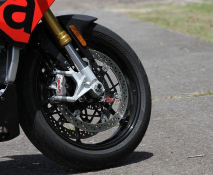 BikeReview Tuono V4 1100 RR20171103_2542