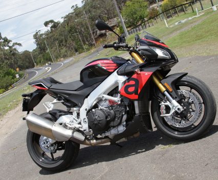 BikeReview Tuono V4 1100 RR20171103_2544