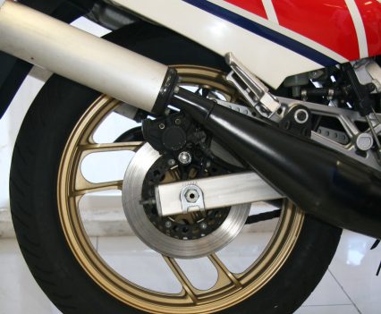 The RZV500 was also originally fitted with 16in front and 18in rear wheel