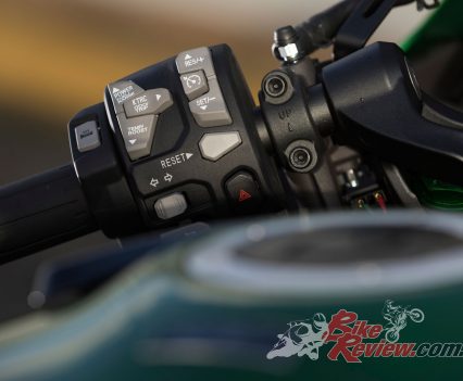 An extensive electronics package is also featured, with additional benefits found on the SE.