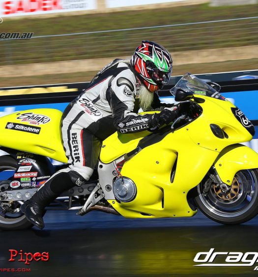 Tucked in and concentrating on the shift light.