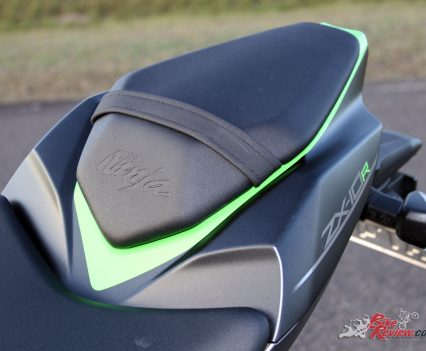 2019 Kawasaki Ninja ZX-10R SE - Ninja embossed passenger seat