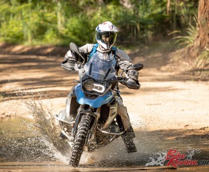 Testing the Shoei Hornet - 2019 BMW R 1250 GS