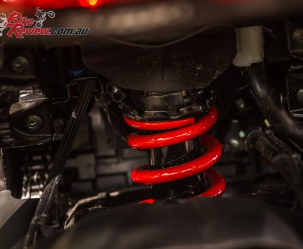 A modern monoshock, as found on the GSX-S1000 adorns the new Katana