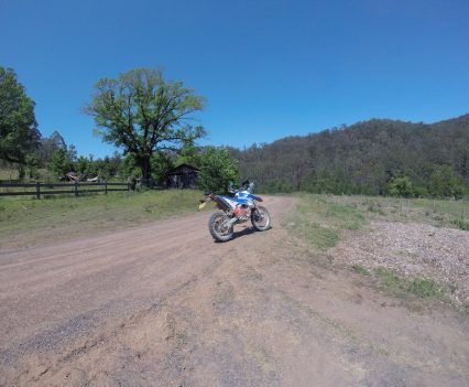 The Battlecross E50 tyres are a huge improvement over the OEM Trailwing tyres. On the loose hard pack, they have plenty of traction, perfect for long day tours on the dirt...