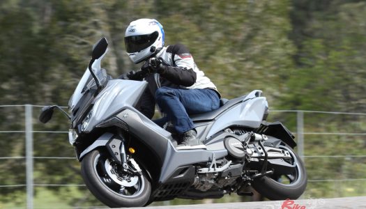 Review: KYMCO AK550 Maxi Scooter