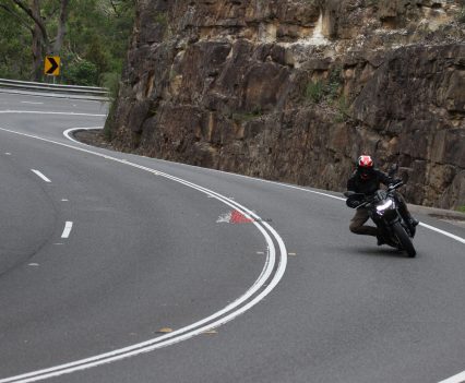 BikeReview-2020-Kawasaki-Z1000-Supernaked (16)