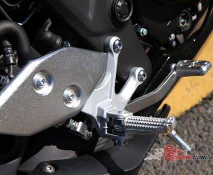 Bikereview-2020-Yamaha-Monster-R3-33