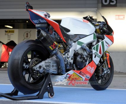 BikeReview_AlitaliaRSV4Aprilia_Biaggi_Ware (12)