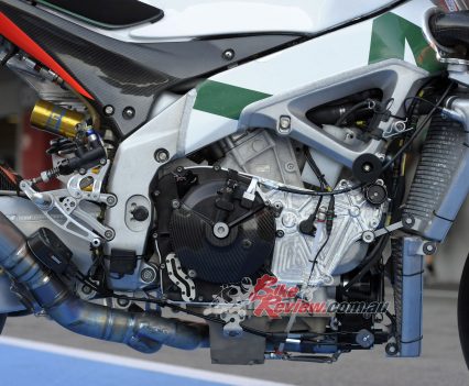 BikeReview_AlitaliaRSV4Aprilia_Biaggi_Ware (19)