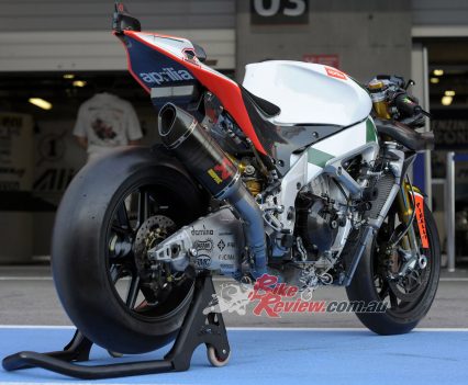 BikeReview_AlitaliaRSV4Aprilia_Biaggi_Ware (23)