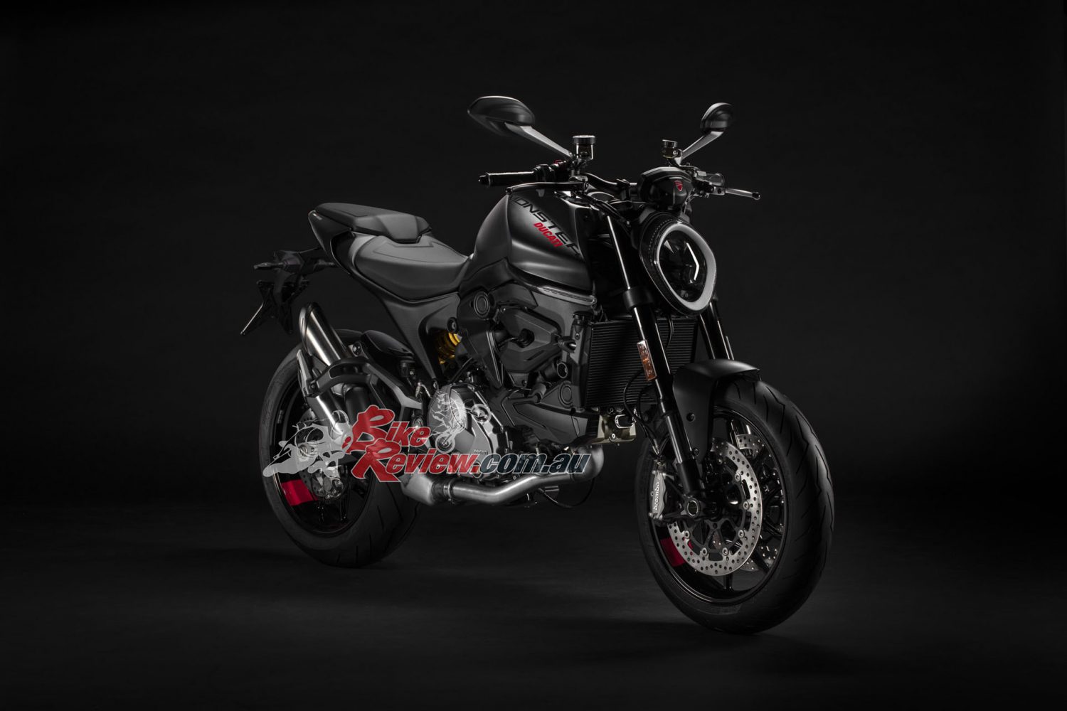 To increase manoeuvrability at low speeds and facilitate manoeuvring from a standstill, the steering angle was increased to 36° (+7° compared to the 821).