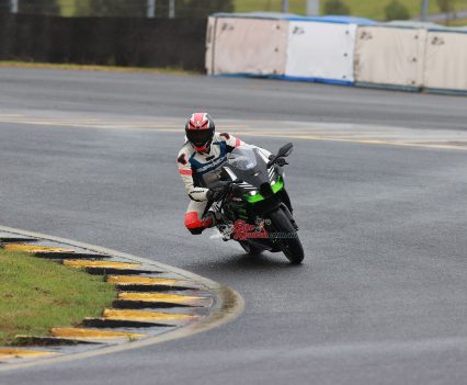BikeReview-2021-Kawasaki-ZX-10R-Track (11)