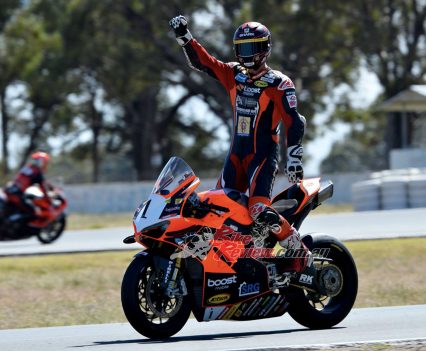 BikeReview-ASBK-WInton-Superbike (2)