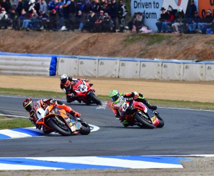 BikeReview-ASBK-Rd3-Sunday-Wakefield (4)