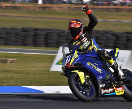 BikeReview-ASBK-Rd3-Sunday-Wakefield (6)