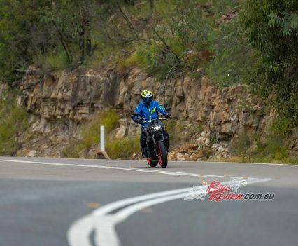 BikeReview-2021-Yamaha-MT-09-Road-Test-19