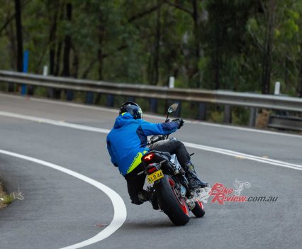 BikeReview-2021-Yamaha-MT-09-Road-Test-23