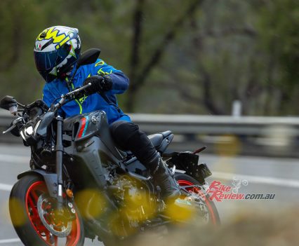BikeReview-2021-Yamaha-MT-09-Road-Test-25