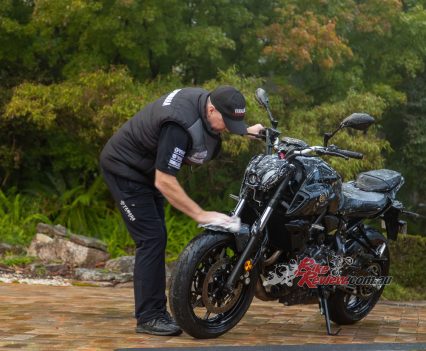 BikeReview-2021-Yamaha-MT-09-Road-Test-45