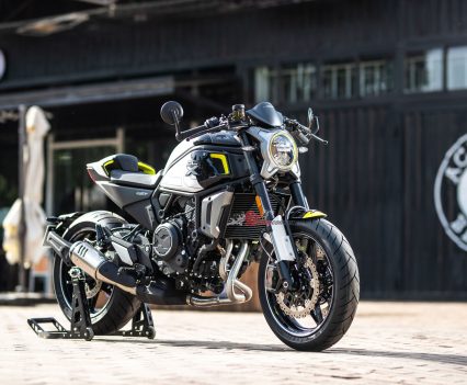 "The smooth body lines come together for a fresh take on classic style. The 700CL-X is marked by the retro-inspired round headlight, fuel tank aluminium side panels and leather feel seat..."