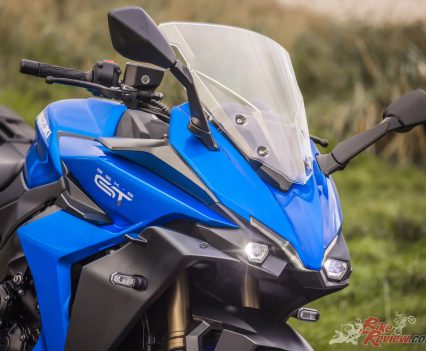 BikeReview-2022-Suzuki-GSX-S1000GT-30