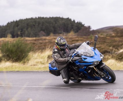 BikeReview-2022-Suzuki-GSX-S1000GT-80