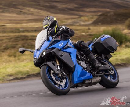 BikeReview-2022-Suzuki-GSX-S1000GT-81