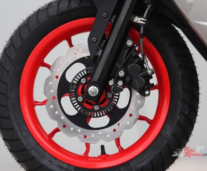 260mm petal front disc and Showa front forks.