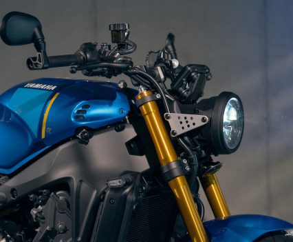 Yamaha have lowered the front-end by a massive 30mm. Yet they have retained the same amount of travel.